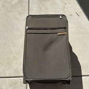 Briggs And Riley Baseline Olive 22" Carry On 2 Wheel Rolling Bag